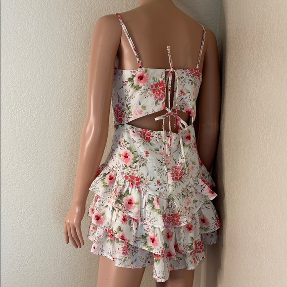 One Clothing Cream Floral Dress mini layered corset top lace back SZ M strappy - Picture 6 of 7